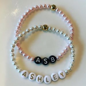 Pearl stretch name bracelets